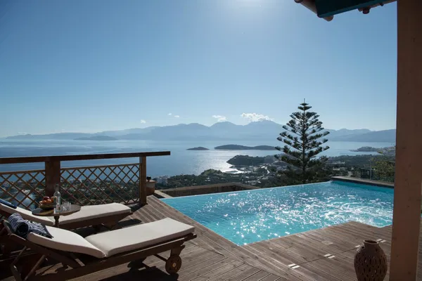Sea View 380 m² Villa with Six Bedrooms for Sale in Agios Nikolaos, Lasithi — photo 4