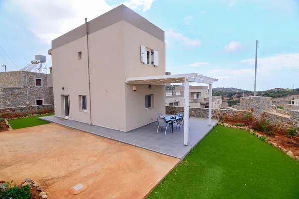 110 m² Three-Bedroom Villa for Sale in Agios Nikolaos, Lasithi — photo 5