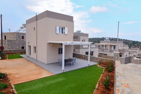 110 m² Three-Bedroom Villa for Sale in Agios Nikolaos, Lasithi — photo 2