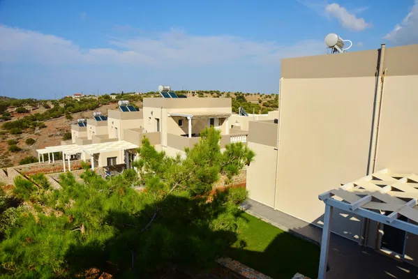 110 m² Three-Bedroom Villa for Sale in Agios Nikolaos, Lasithi — photo 3