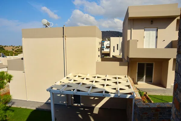110 m² Three-Bedroom Villa for Sale in Agios Nikolaos, Lasithi — photo 4