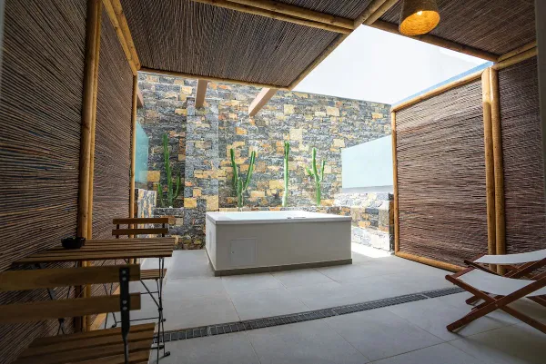 1300 m² Hotel for Sale in Agios Nikolaos, Lasithi — photo 5