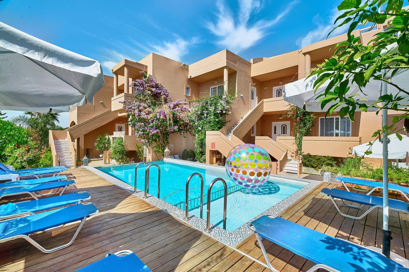 520 m² Hotel for Sale in Chania