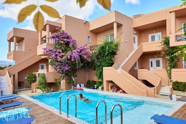 520 m² Hotel for Sale in Chania — photo 2