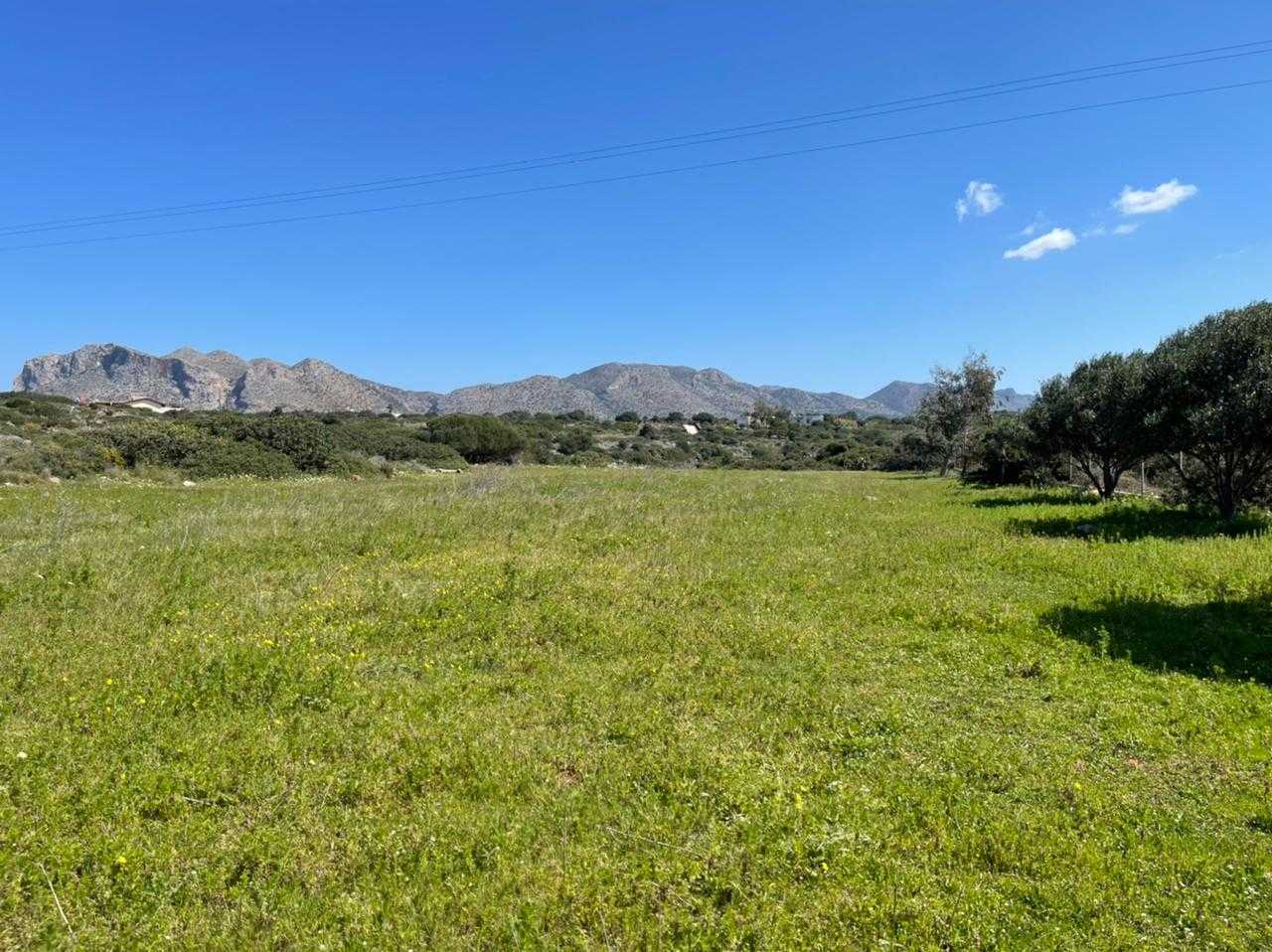 7,696 m² Plot for Sale in Tersanas, Akrotiri