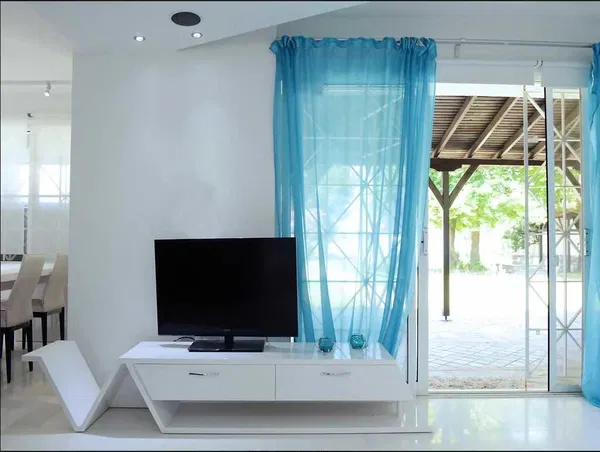 Sea-View 280 m² Villa with Six Bedrooms for Sale in Sithonia, Halkidiki — photo 4