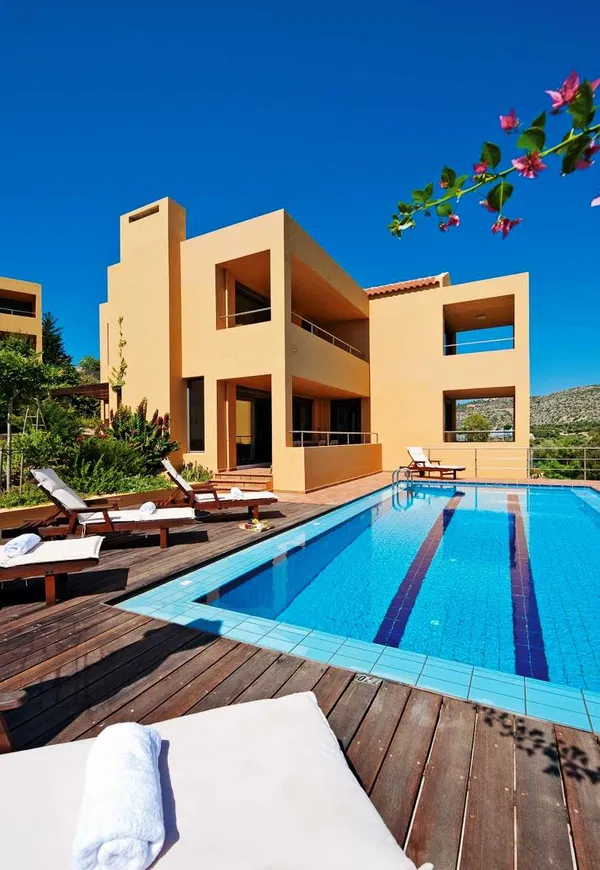 Sea View Nine-Bedroom Villa for Sale in Loutraki Akrotiriou, Akrotiri — photo 4