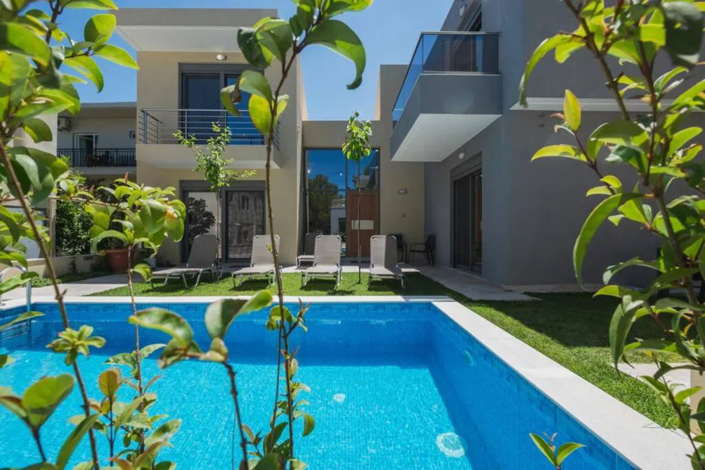 Four-Bedroom Villa for Sale in Agioi Apostoloi, Chania