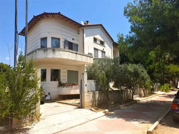 360 m² Villa with Five Bedrooms for Sale in Kifisia, Athens Northern suburbs