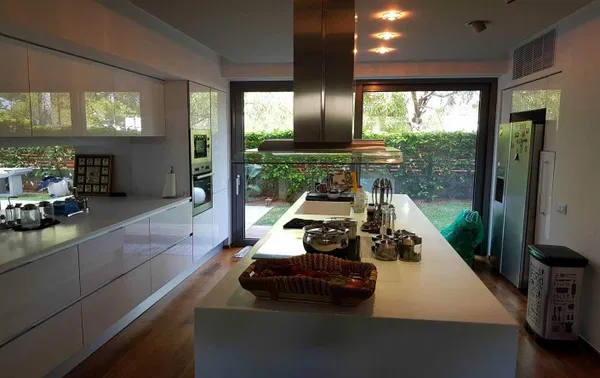 381 m² Villa with Four Bedrooms for Sale in Nea Erythraia, Athens Northern suburbs — photo 3