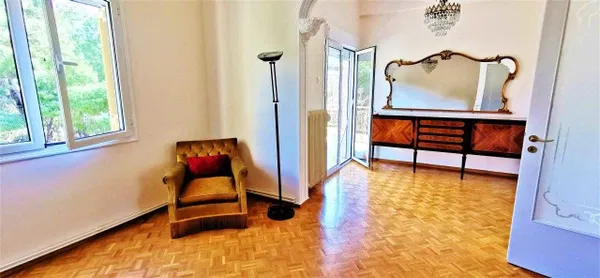 Renovated 200 m² Villa with Five Bedrooms for Sale in Psychiko - Filothei, Athens Northern suburbs — photo 4
