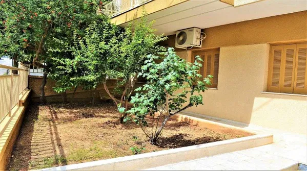 Renovated 200 m² Villa with Five Bedrooms for Sale in Psychiko - Filothei, Athens Northern suburbs — photo 3