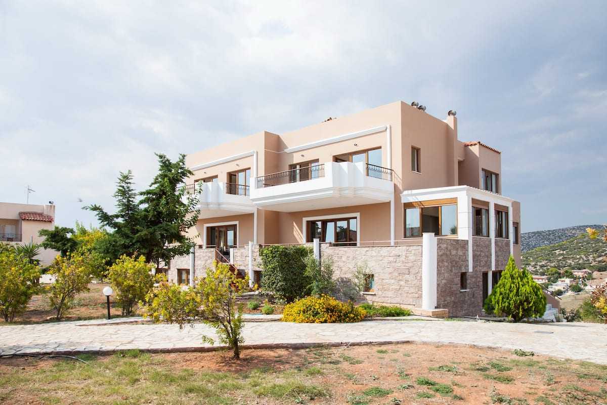 Seafront Ten-Bedroom Villa for Rent in Lagonisi, Attica