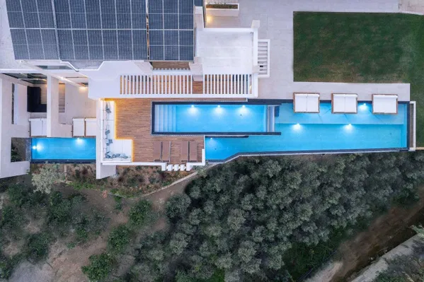 Newly Built 401 m² Villa with Six Bedrooms for Sale in Agia Marina, Chania — photo 2