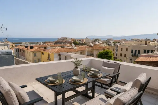 Sea-View 215 m² Villa with Three Bedrooms for Sale in Old Town, Chania