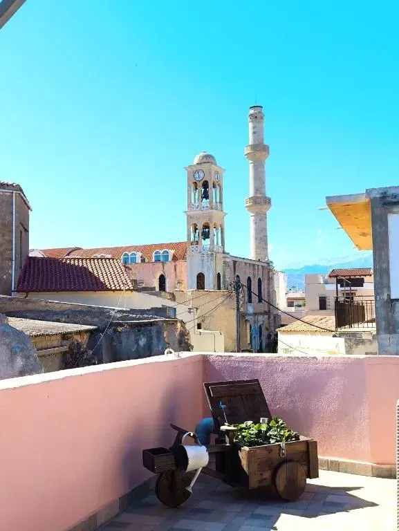 Sea-View 215 m² Villa with Three Bedrooms for Sale in Old Town, Chania — photo 3