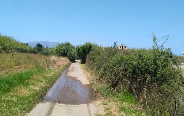 Seafront 1,860 m² Plot of Land for Sale in Maleme, Platanias — photo 3