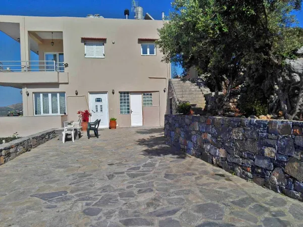 214 m² Villa with Four Bedrooms for Sale in Panormo, Mylopotamos — photo 2