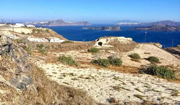Sea-View 4,400 m² Land for Sale in Santorini, Cyclades — photo 3