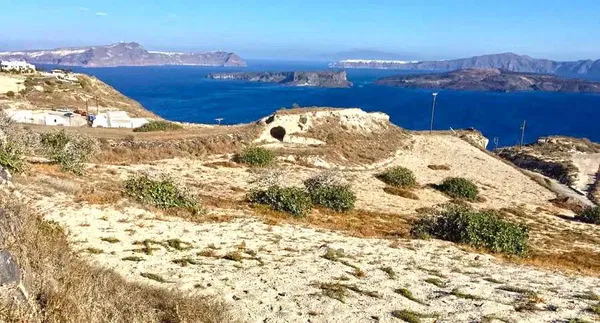 Sea-View 4,400 m² Land for Sale in Santorini, Cyclades — photo 5