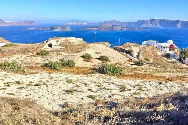 Sea-View 4,400 m² Land for Sale in Santorini, Cyclades — photo 2