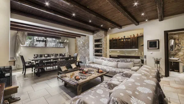 Six-Bedroom Villa for Sale in Vari - Varkiza, Athens Southern suburbs — photo 5