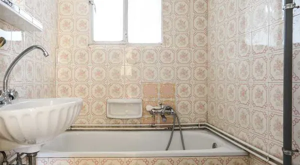 62 m² Two-Bedroom Apartment for Sale in Attikis Square Athens, Athens Center — photo 3