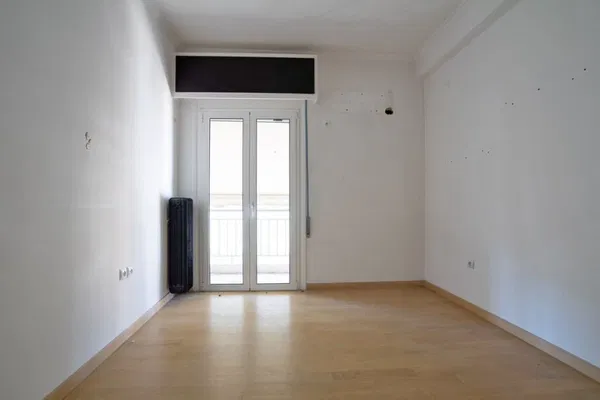 Two-Bedroom Apartment for Sale in Keramikos, Athens Center — photo 3
