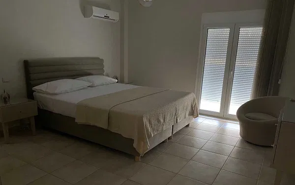 Contemporary 180 m² Villa with Three Bedrooms for Rent in Lagonisi, Attica — photo 5