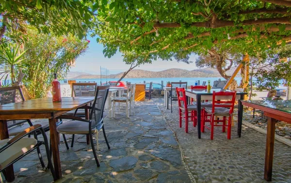 300 m² Sea-View Hotel for Sale in Elounda, Agios Nikolaos — photo 2