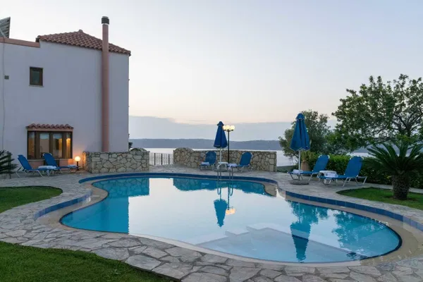 Sea-View 231 m² Villa with Three Bedrooms for Sale in Megala Chorafia, Chania — photo 2