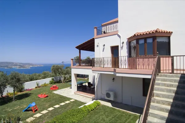 Sea-View 231 m² Villa with Three Bedrooms for Sale in Megala Chorafia, Chania — photo 5