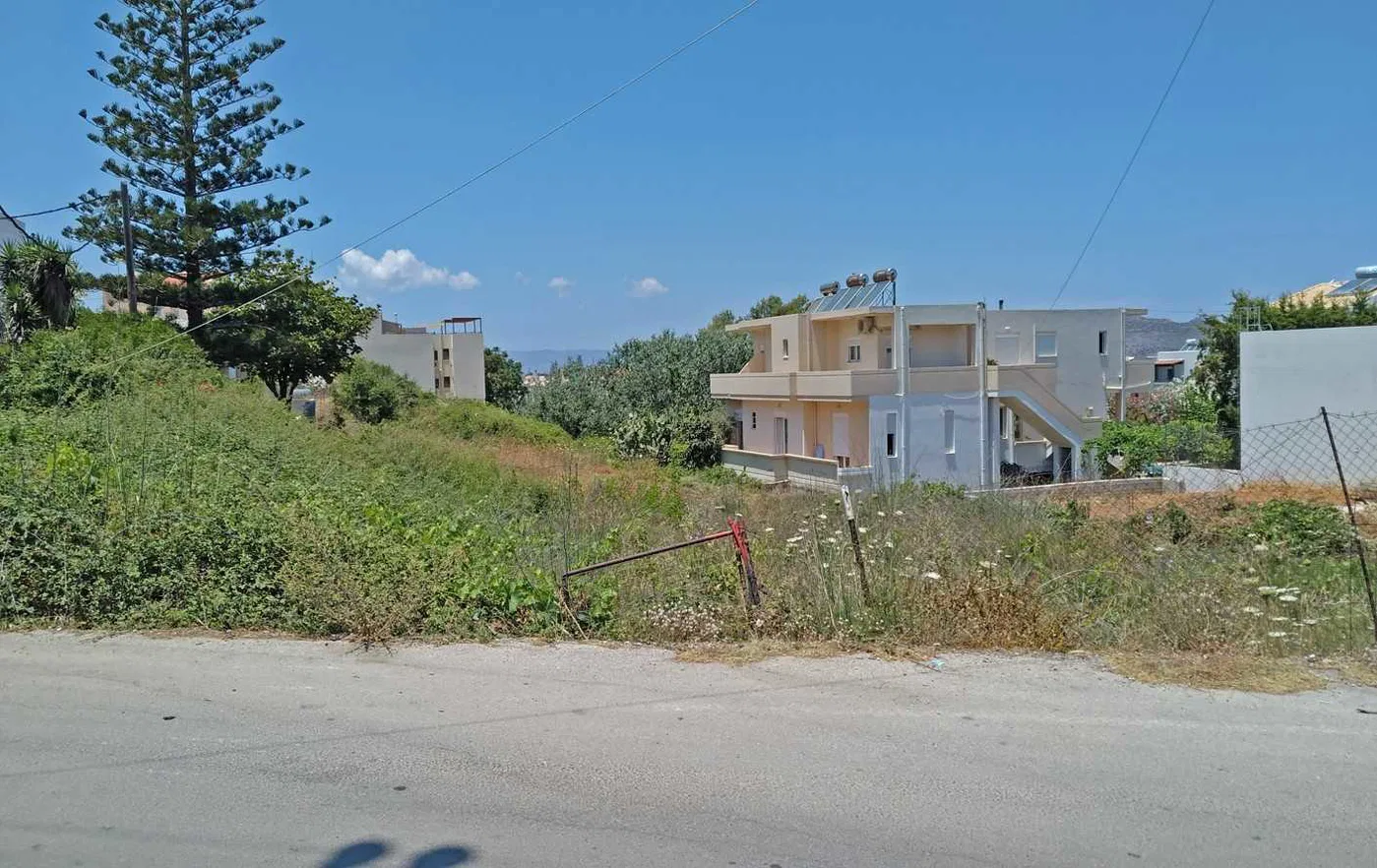 980 m² Plot for Sale in Stalos, Chania