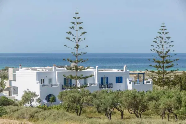 Sea-View Hotel for Sale in Naxos, Cyclades — photo 2