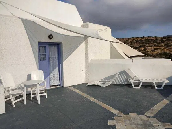 Sea-View Hotel for Sale in Sikinos, Cyclades — photo 2