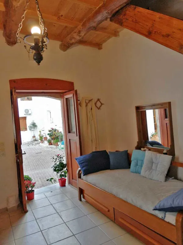 Renovated 98 m² Apartment with Three Bedrooms for Sale in Kalyves, Apokoronas — photo 2