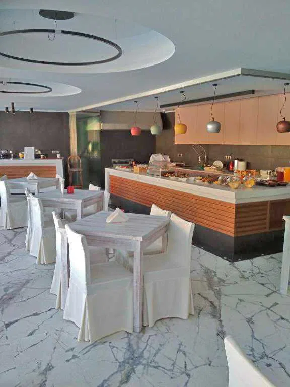 1000 m² Hotel for Sale in Rethymnon