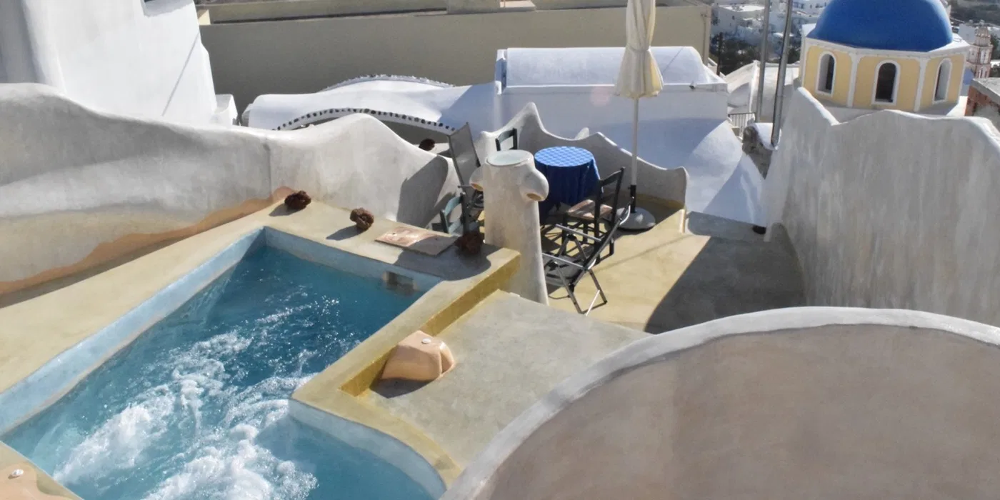 114 m² Hotel for Sale in Santorini, Cyclades