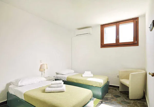 Sea-View 178 m² Villa with Five Bedrooms for Sale in Paros, Cyclades — photo 5