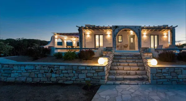 Sea-View Hotel for Sale in Paros, Cyclades — photo 2