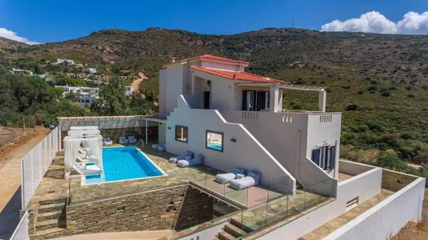 340 m² Hotel for Sale in Andros, Cyclades — photo 2
