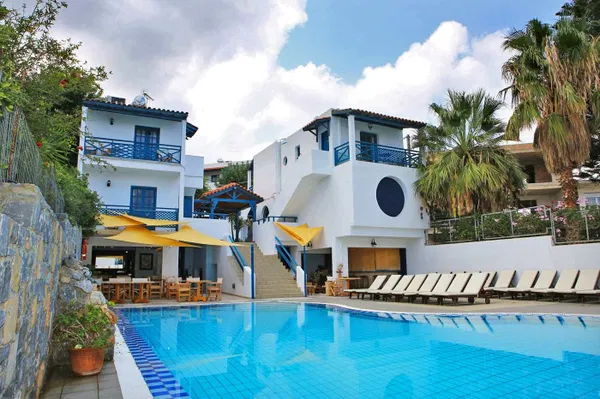 2500 m² Seafront Hotel for Sale in Hersonissos, Heraklion — photo 3