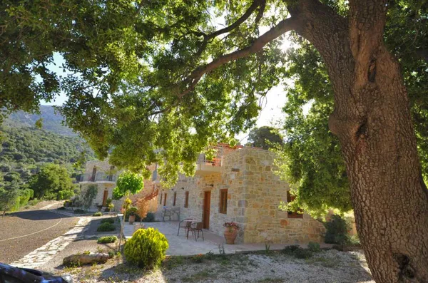 400 m² Hotel for Sale in Heraklion — photo 4
