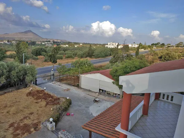 180 m² Villa with Four Bedrooms for Sale in Pazinos, Akrotiri — photo 4