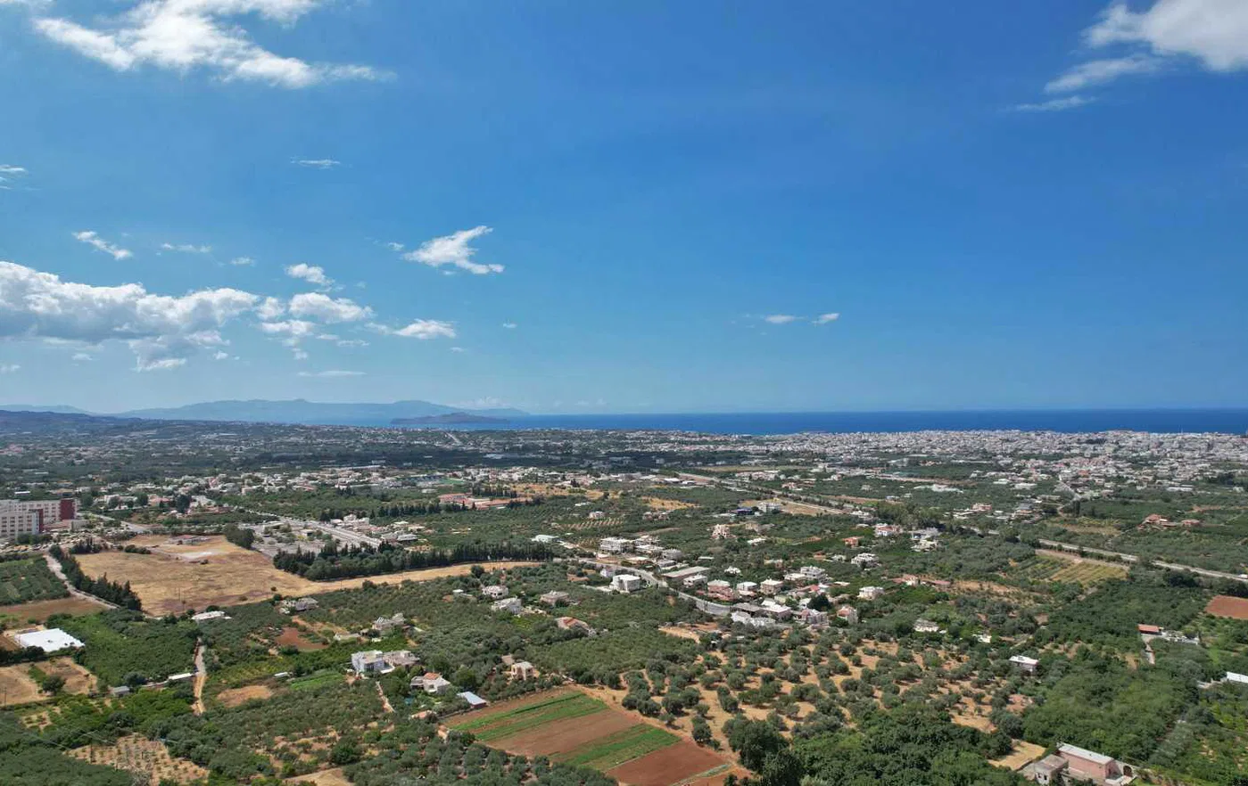 229,360 m² Plot for Sale in Chania