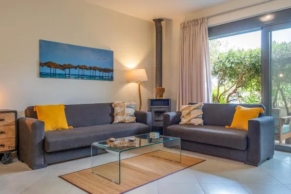 85 m² Apartment with Two Bedrooms for Rent in Chryssi Akti, Chania — photo 3
