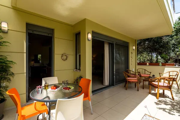 85 m² Apartment with Two Bedrooms for Rent in Chryssi Akti, Chania — photo 2