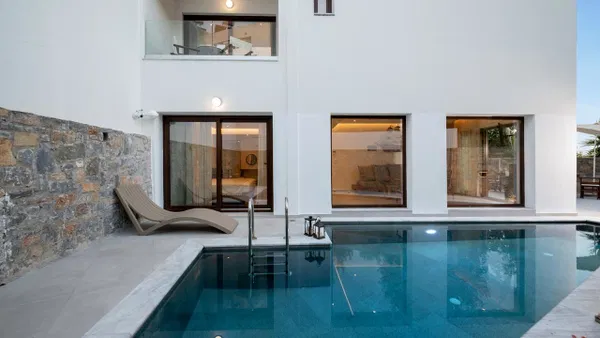 2500 m² Seafront Hotel for Sale in Hersonissos, Heraklion — photo 4