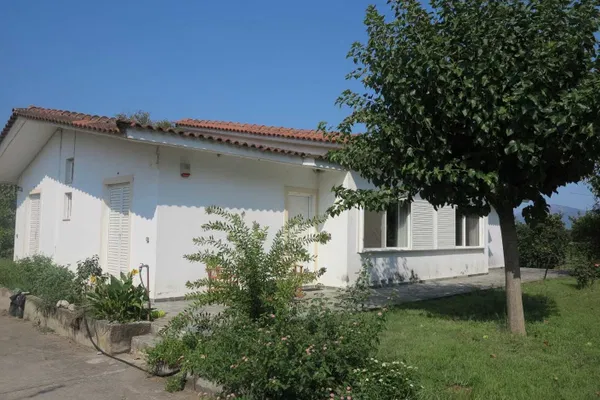 140 m² Villa with Four Bedrooms for Sale in Pyrgos Evoias, Evia — photo 2