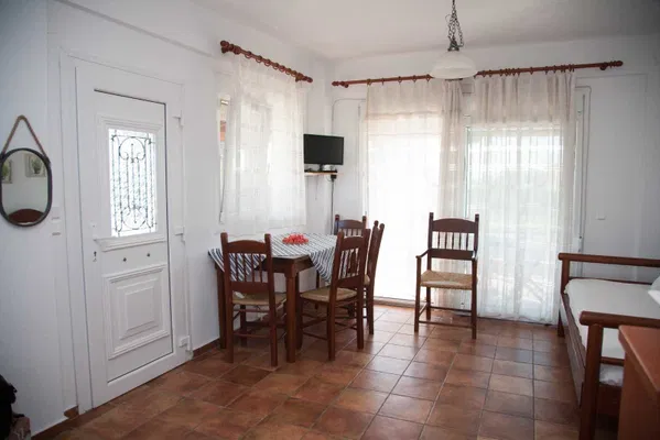 Sea-View 80 m² Villa with Three Bedrooms for Sale in Komotini, Rodopis — photo 4